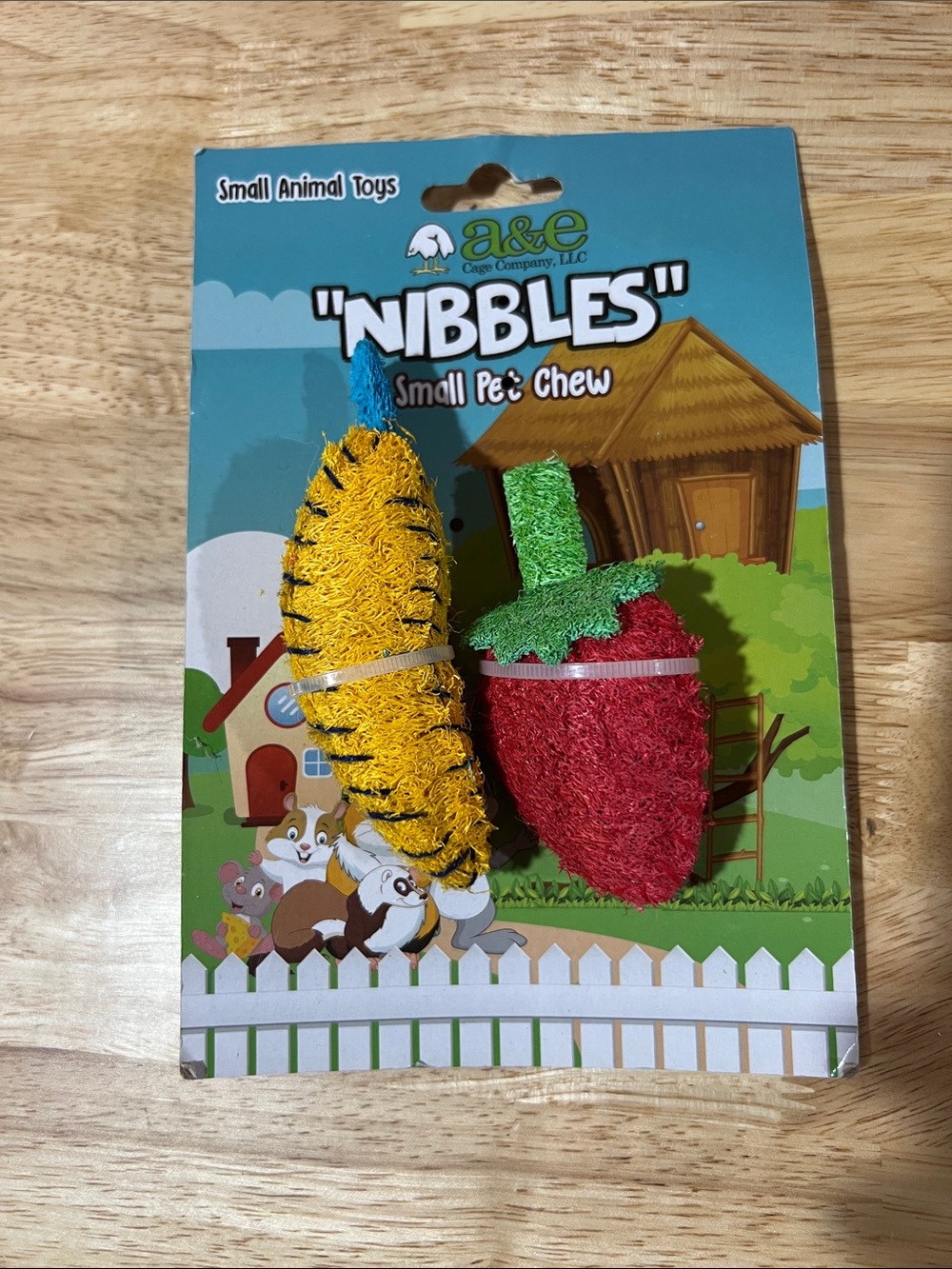 A&E "Nibbles" Small Pet Chew Toys - Yellow Banana & Red Strawberry z98